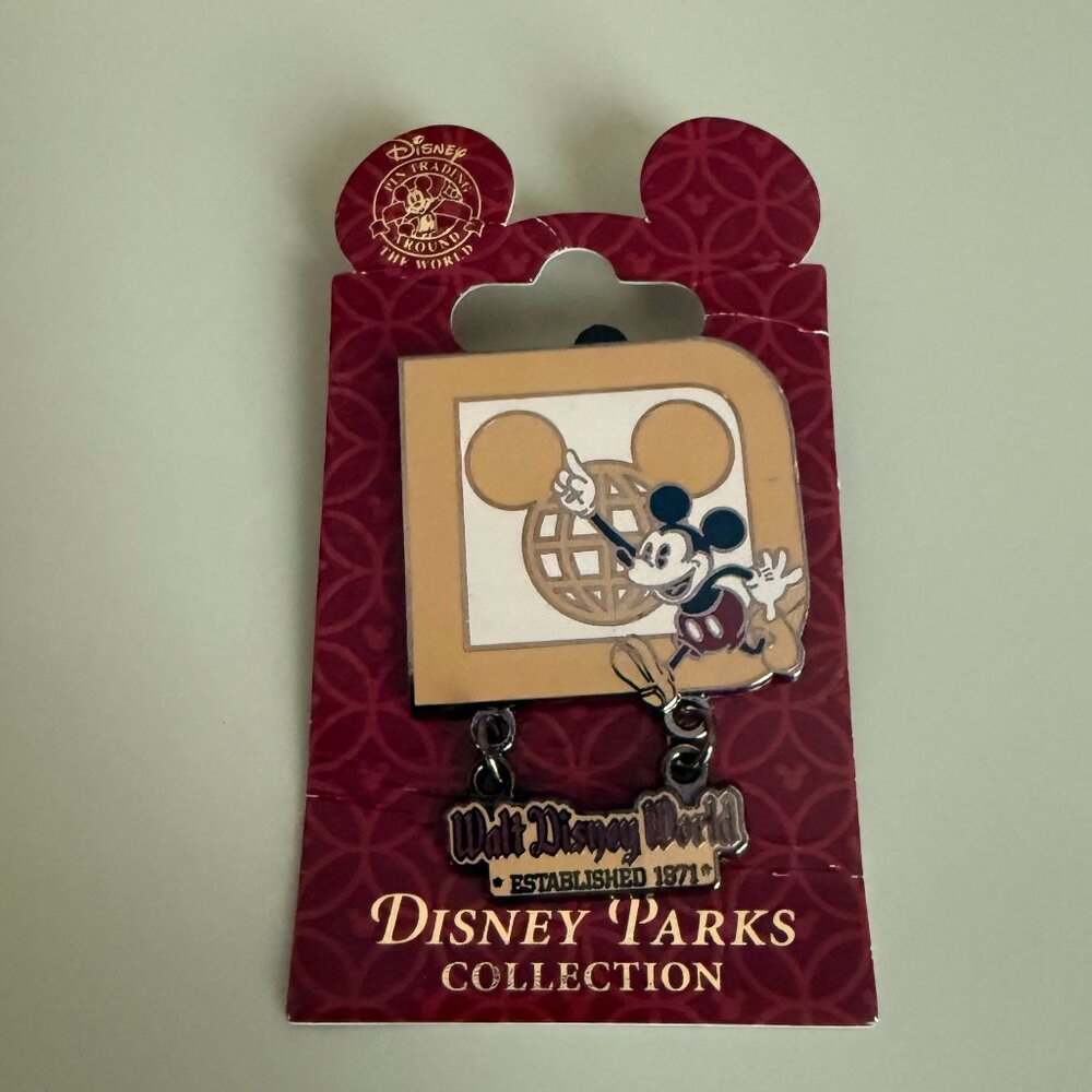 Walt Disney World “Established 1971” pin from the Disney Parks Collection